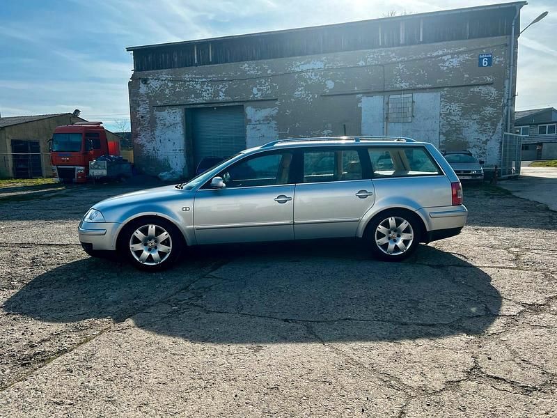 Gebraucht VW Passat 131 PS (96 kW) 2002 Silber Kombi