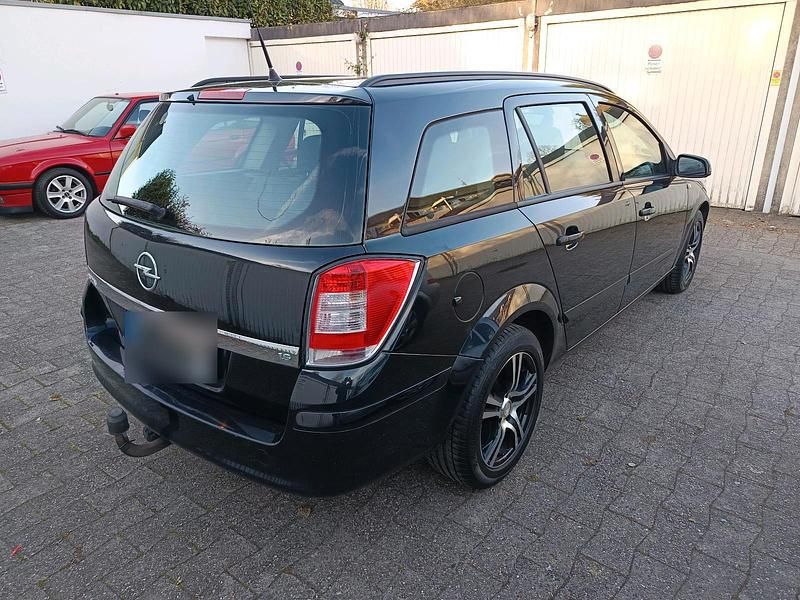 Gebraucht Opel Astra Edition 116 PS (85 kW) 2007 Schwarz Kombi