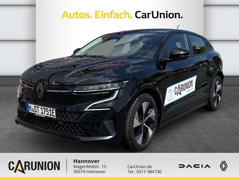 Black pearlschwarz metallic Gebraucht 2022 Renault Mégane Equilibre Limousine | 26.995 € (Etwas zu teuer) - Bild 1/4