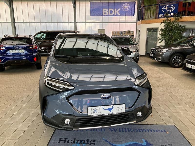 Neu Subaru Solterra Platinum 160 kW (218 PS) 2025 Harbor mist gray pearl black m SUV