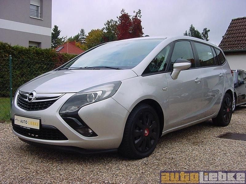 Argonsilbermetallic Gebraucht 2014 Opel Zafira Tourer S Van / Kleinbus | 6.790 € (Guter Preis) - Bild 1/4