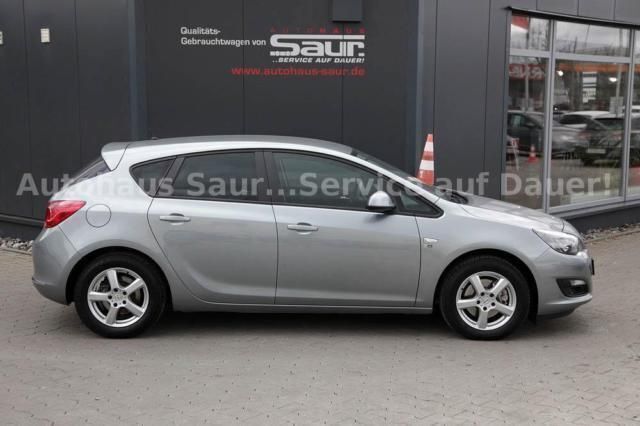 Gebraucht Opel Astra 165 PS (121 kW) 2012 Andere farbe metallic Limousine