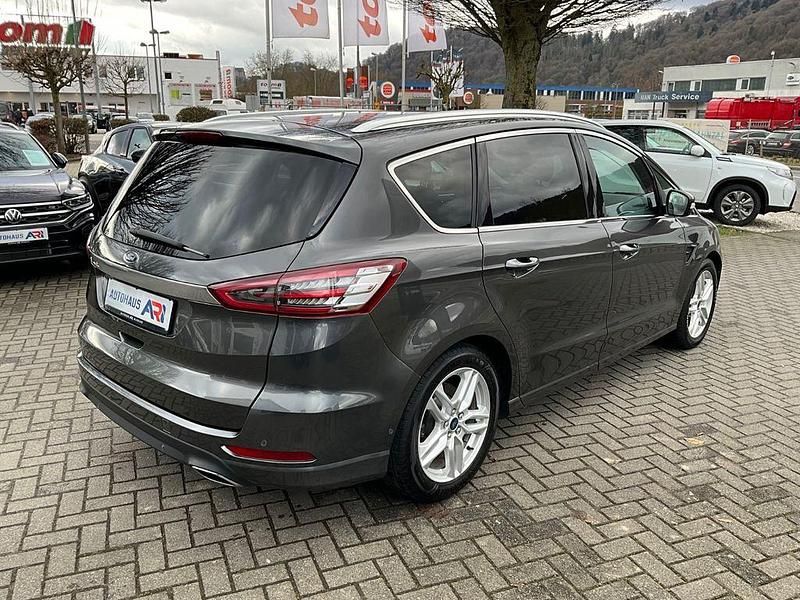 Gebraucht Ford S-MAX Titanium 179 PS (131 kW) 2015 Grau Van / Kleinbus