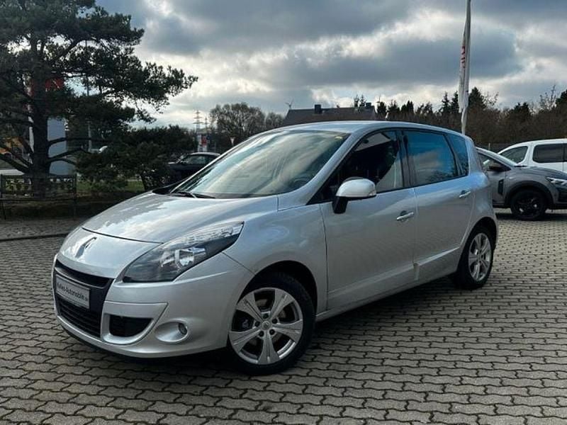 Platingrau metallic Gebraucht 2010 Renault Scénic Dynamique Van / Kleinbus | 5.990 € (Etwas zu teuer) - Bild 1/4