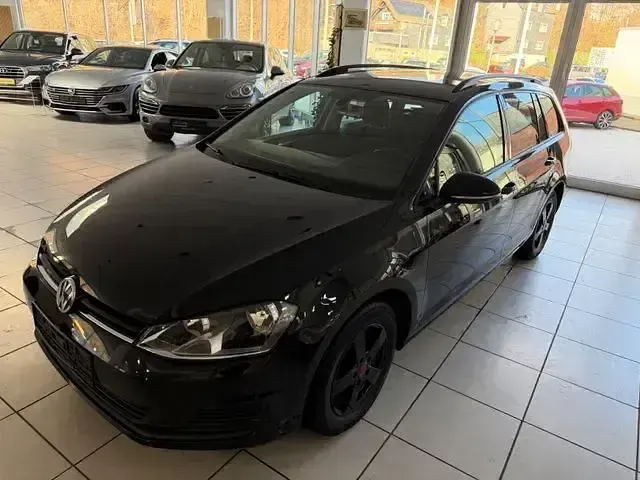 Gebraucht VW Golf VII Trendline 110 PS (80 kW) 2015 Schwarz Kombi