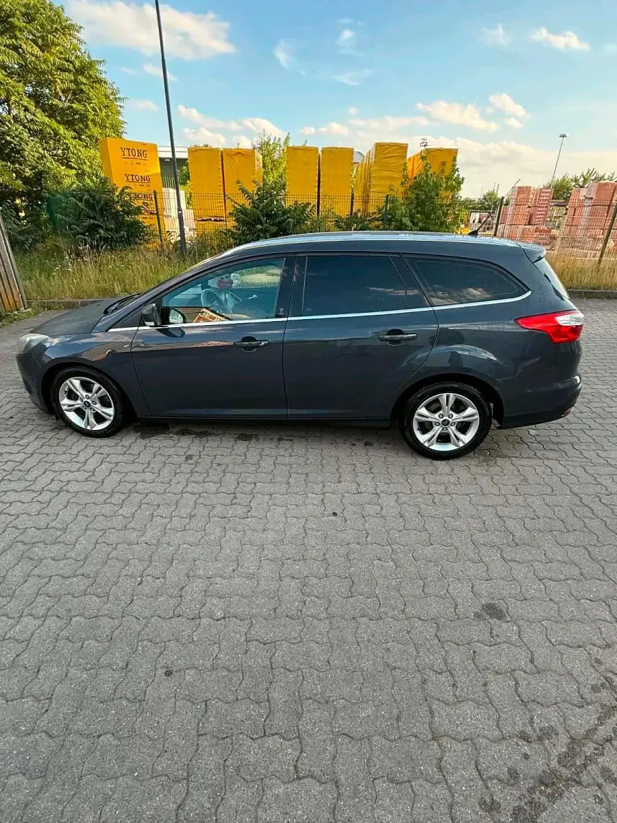 Gebraucht Ford Focus 115 PS (84 kW) 2012 Andere farben Kombi