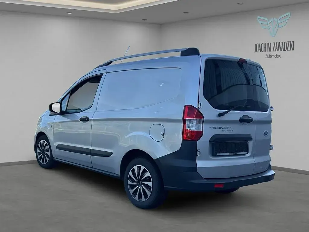 Gebraucht Ford Courier Trend 101 PS (74 kW) 2022 Silber Van / Kleinbus