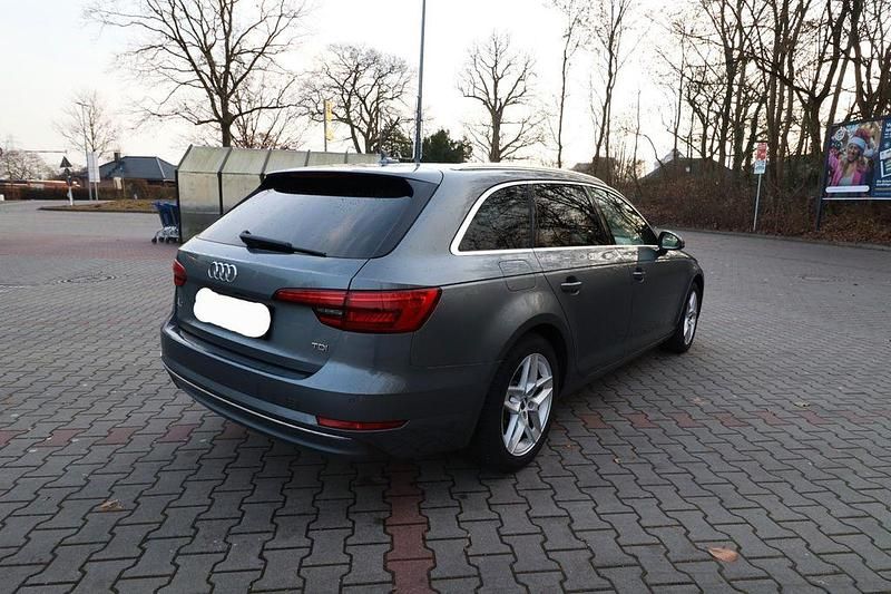 Gebraucht Audi A4 Sport 190 PS (139 kW) 2016 Grau Kombi