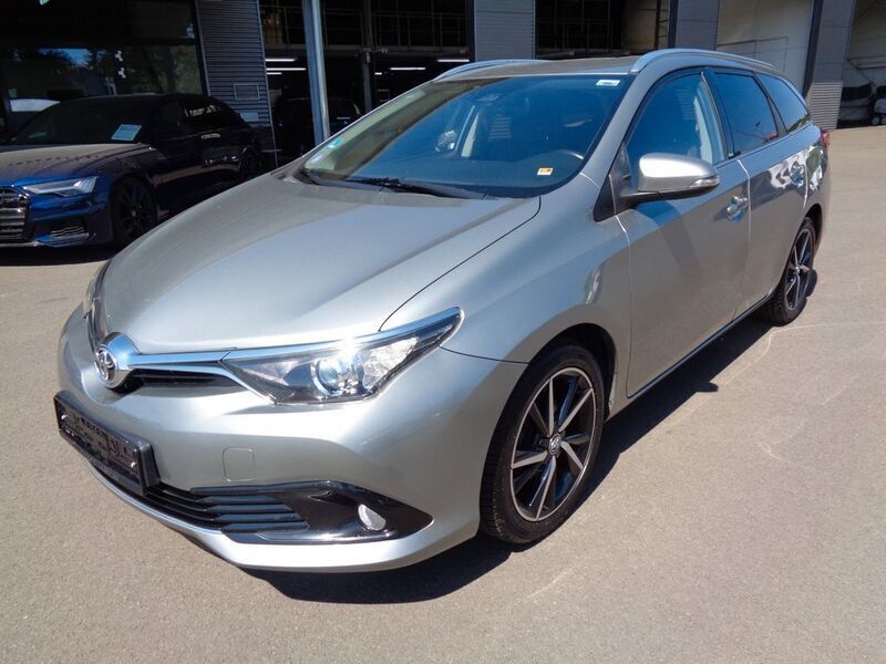 Grau Gebraucht 2017 Toyota Auris Touring Sports Edition-S Kombi | 13.999 € (Etwas zu teuer) - Bild 1/4