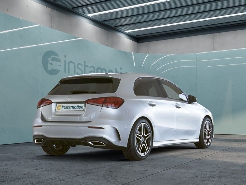 Weiß Gebraucht 2022 Mercedes A180 AMG Limousine | 29.455 € (Fairer Preis) - Bild 1/2