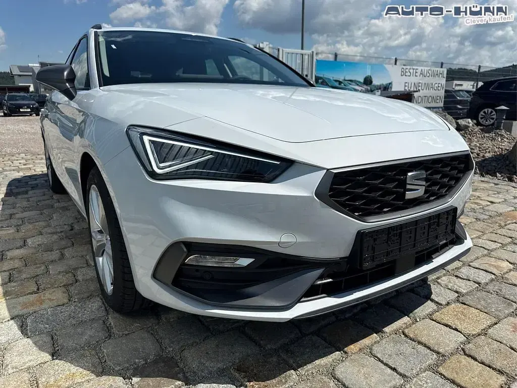Neu Seat Leon FR 150 PS (110 kW) 2026 Weiß Limousine