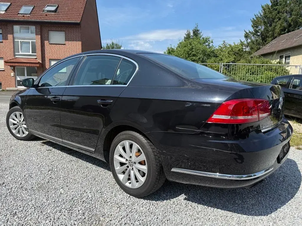 Gebraucht VW Passat Comfortline 140 PS (102 kW) 2013 Schwarz Limousine
