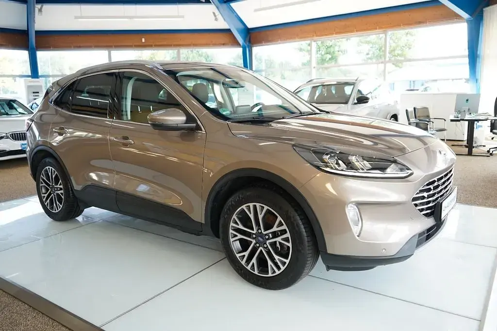 Gebraucht Ford Kuga Titanium 152 PS (111 kW) 2020 Silber SUV