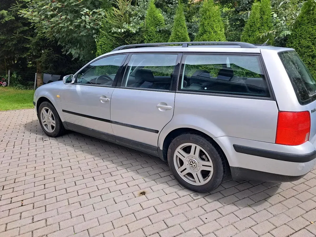 Gebraucht VW Passat 125 PS (91 kW) 1998 Grau Kombi