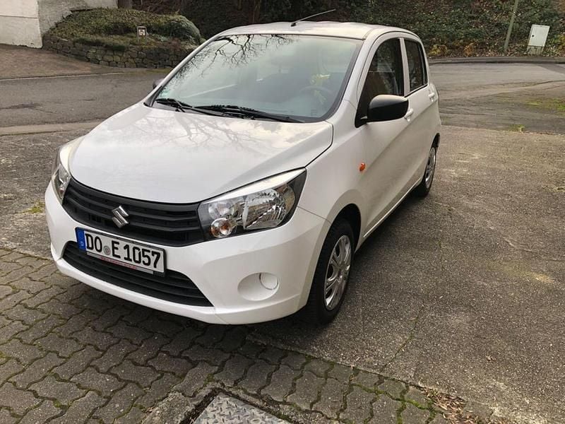 Weiß Gebraucht 2018 Suzuki Celerio Club Kleinwagen | 4.680 € (Superpreis) - Bild 1/4