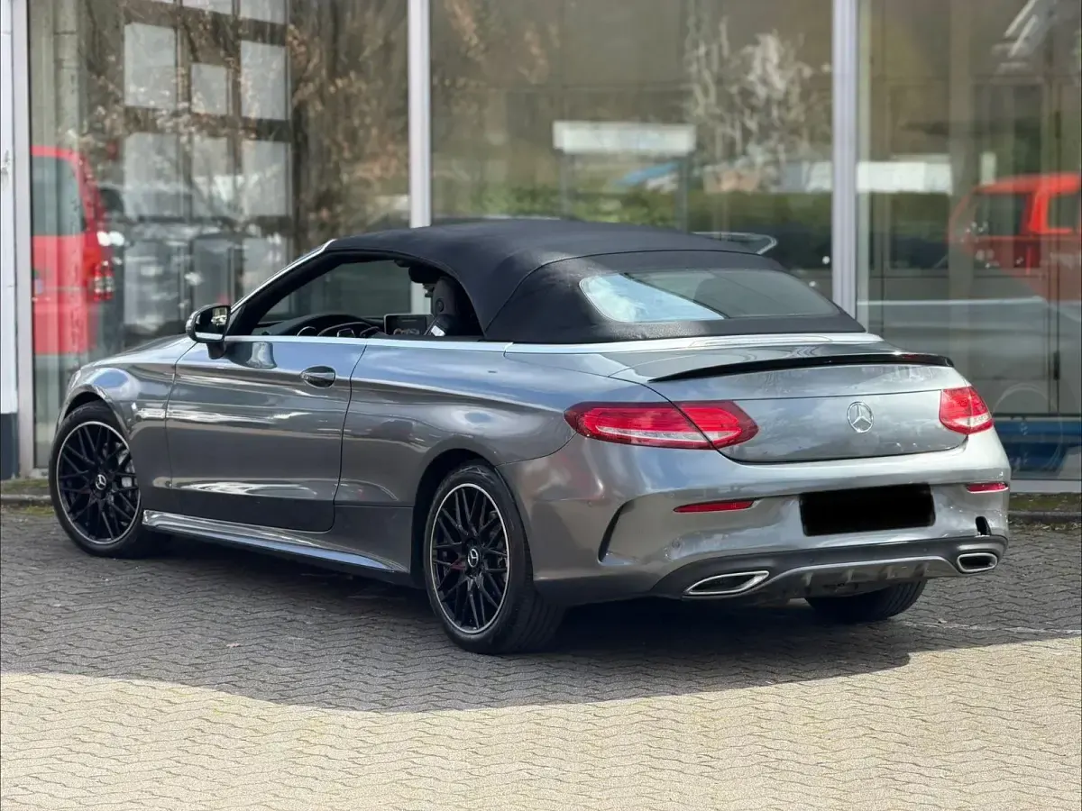 Second-hand Mercedes C220 AMG 170 CP (125 kW) 2017 Gri Cabrio