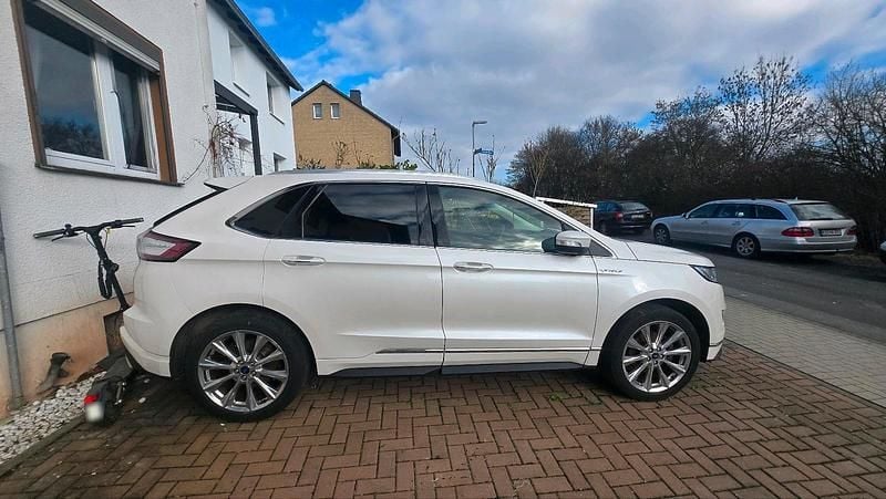 Second-hand Ford Edge Vignale 209 CP (153 kW) 2017 Alb SUV