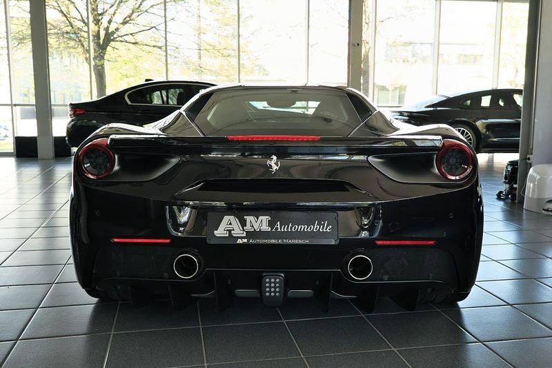 Second-hand Ferrari 488 669 CP (492 kW) 2016 Negru Coupe