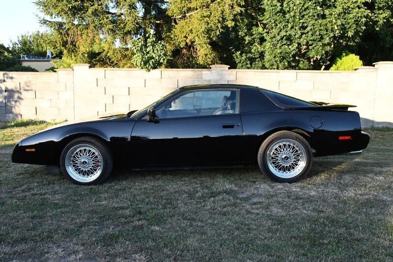 Schwarz Gebraucht 1991 Pontiac Firebird | 33.000 € - Bild 1/4