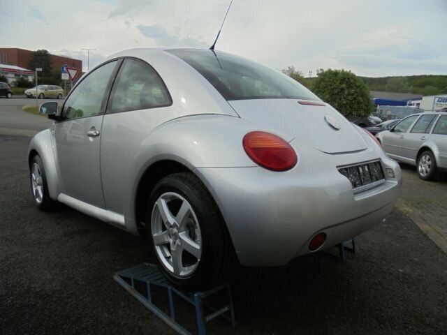 Gebraucht VW Beetle 101 PS (74 kW) 2000 Silber metallic