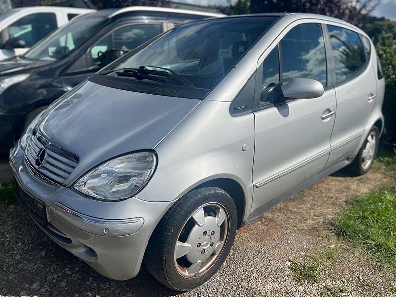 Gebraucht Mercedes A160 Elegance 102 PS (75 kW) 2002 Silber Van / Kleinbus