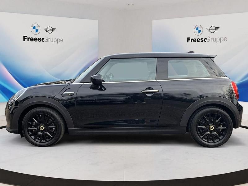 Gebraucht Mini Cooper SE 135 kW (184 PS) 2023 Schwarz Kleinwagen