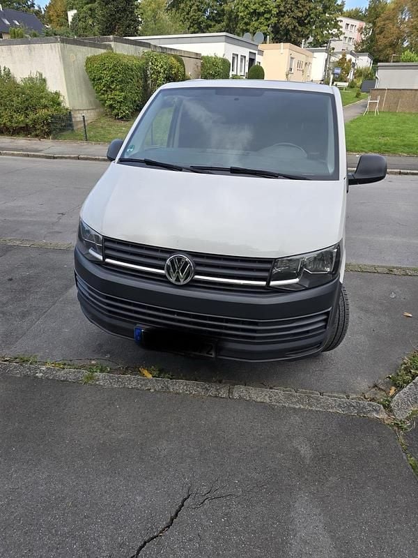 Weiß Gebraucht 2016 VW T6 Van | 10.500 € - Bild 1/4
