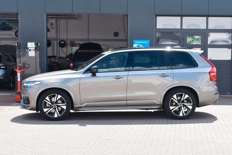 Pebble grey / metallic Gebraucht 2022 Volvo XC90 R-Design SUV | 63.800 € - Bild 1/4