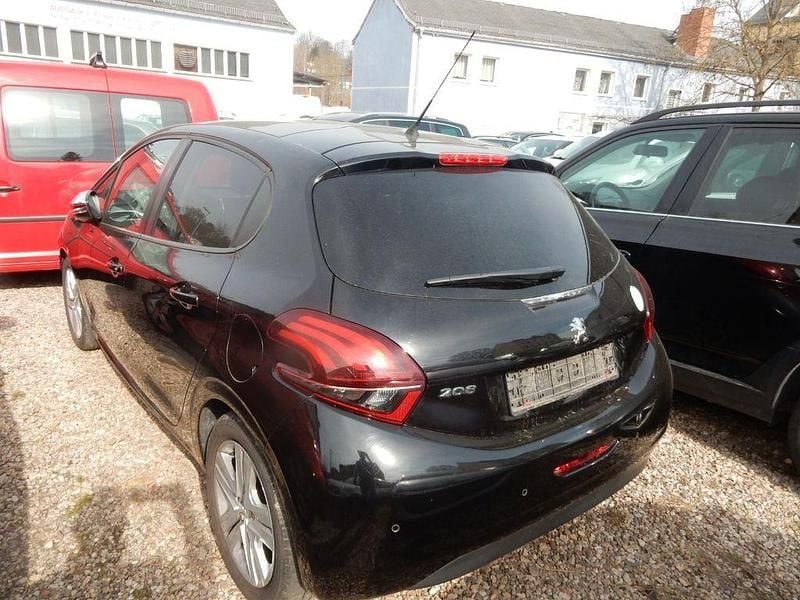 Gebraucht Peugeot 208 Style 83 PS (61 kW) 2018 Schwarz Kleinwagen