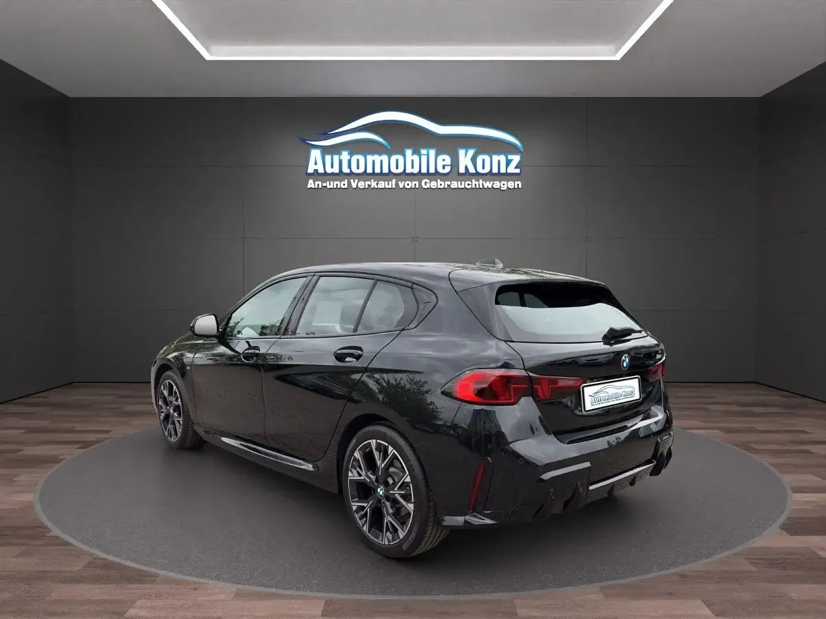 Gebraucht BMW 120 M Sport 170 PS (125 kW) 2024 Schwarz Kleinwagen