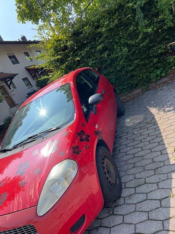 Rot Gebraucht 2009 Fiat Punto Kleinwagen | 1.400 € (Fairer Preis) - Bild 1/4