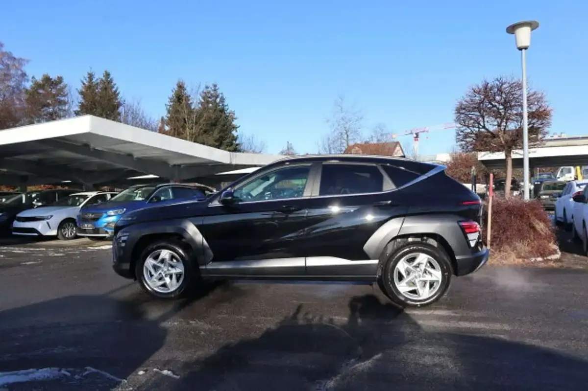 Gebraucht Hyundai Kona Trend 150 PS (110 kW) 2026 Abyss black mineraleffekt SUV