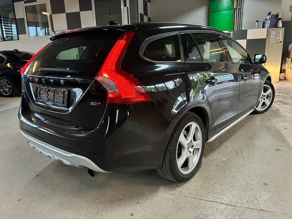 Gebraucht Volvo V60 203 PS (149 kW) 2011 Schwarz Kombi