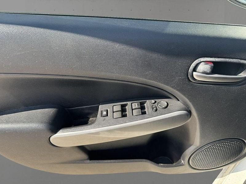 Second-hand Mazda 2 Active 84 CP (61 kW) 2011 Alb Hatchback