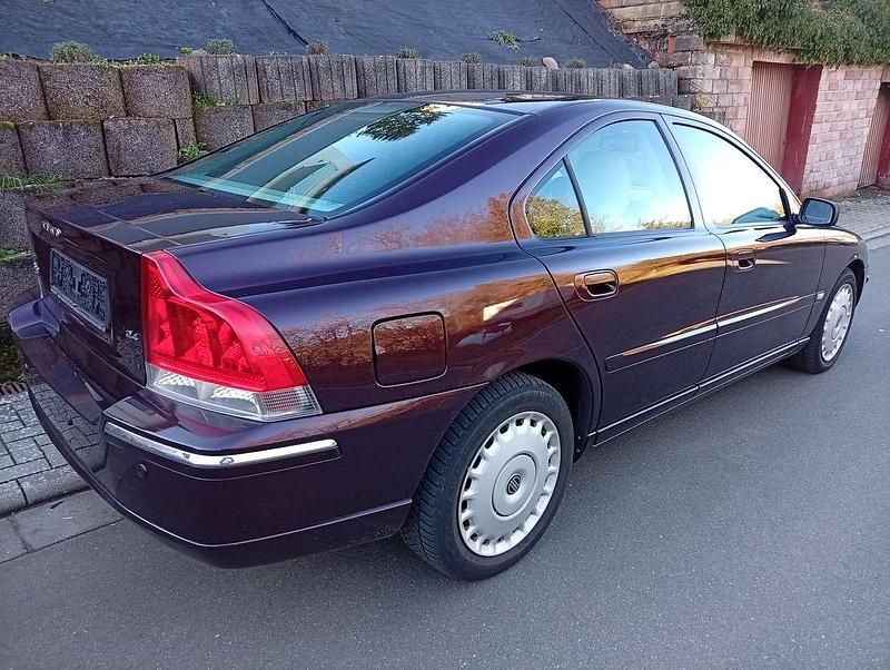 Gebraucht Volvo S60 Summum 170 PS (125 kW) 2005 Violett Limousine