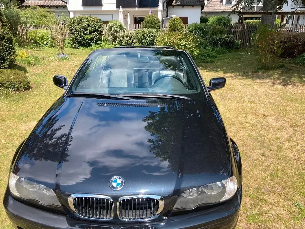 Gebraucht BMW 325 Cabriolet Sport Line 192 PS (141 kW) 2001 Schwarz Cabrio