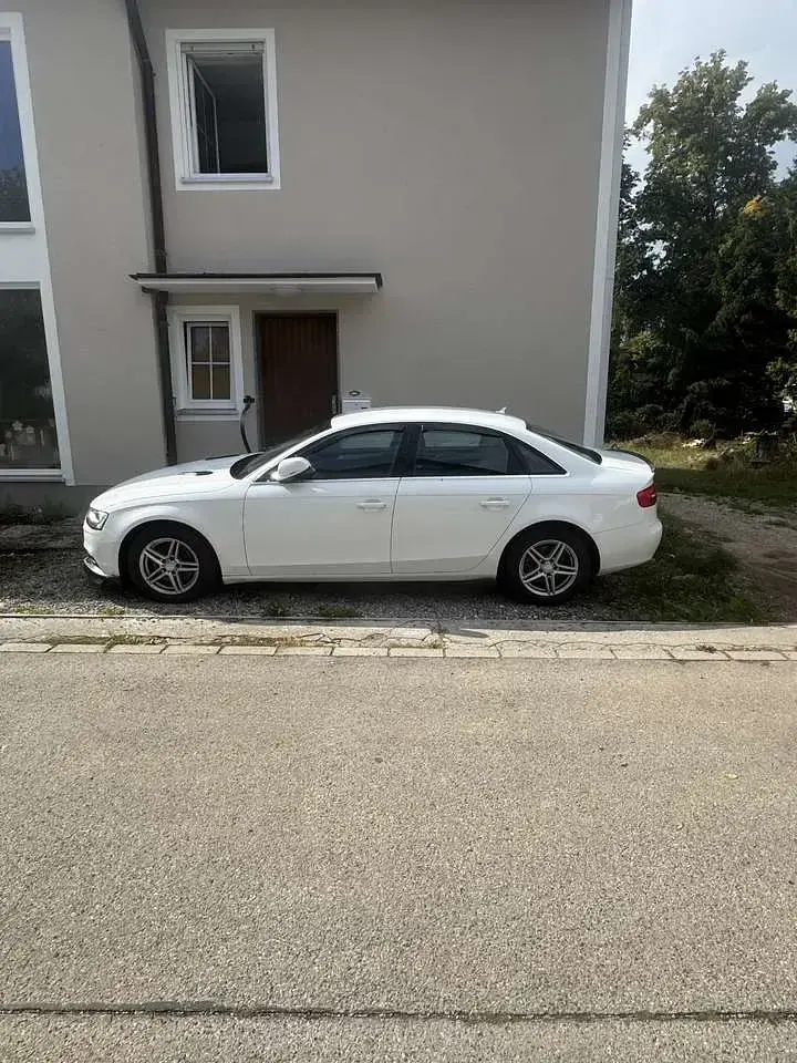 Gebraucht Audi A4 Attraction 170 PS (125 kW) 2014 Limousine