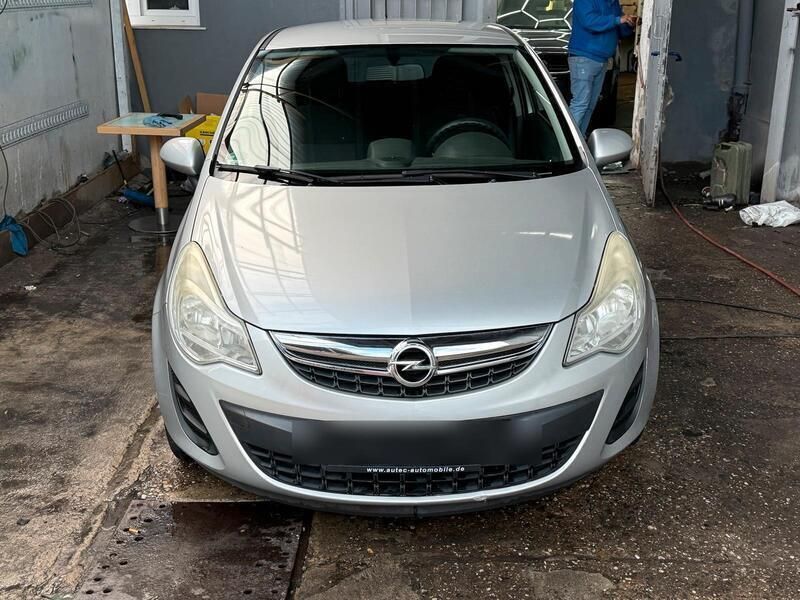 Silber Gebraucht 2012 Opel Corsa Edition Kleinwagen | 2.150 € (Superpreis) - Bild 1/4