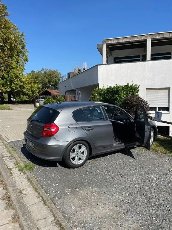 Gebraucht BMW 120 170 PS (125 kW) 2009 Grau Kleinwagen