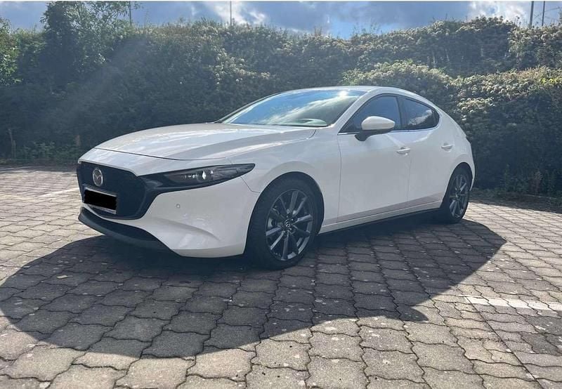 Weiß Gebraucht 2021 Mazda 3 Exclusive-Line Kleinwagen | 19.999 € (Superpreis) - Bild 1/4