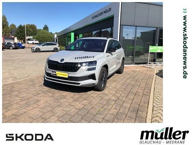 Grau (steelgrau) Gebraucht 2025 Skoda Karoq SportLine SUV | 46.590 € (Teuer) - Bild 1/4