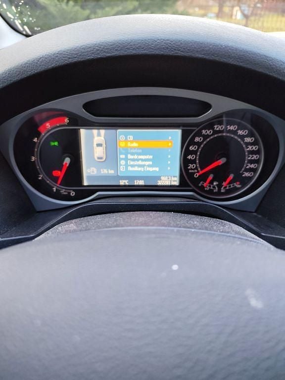 Gebraucht Ford S-MAX Titanium 131 PS (96 kW) 2007 Silber Van / Kleinbus