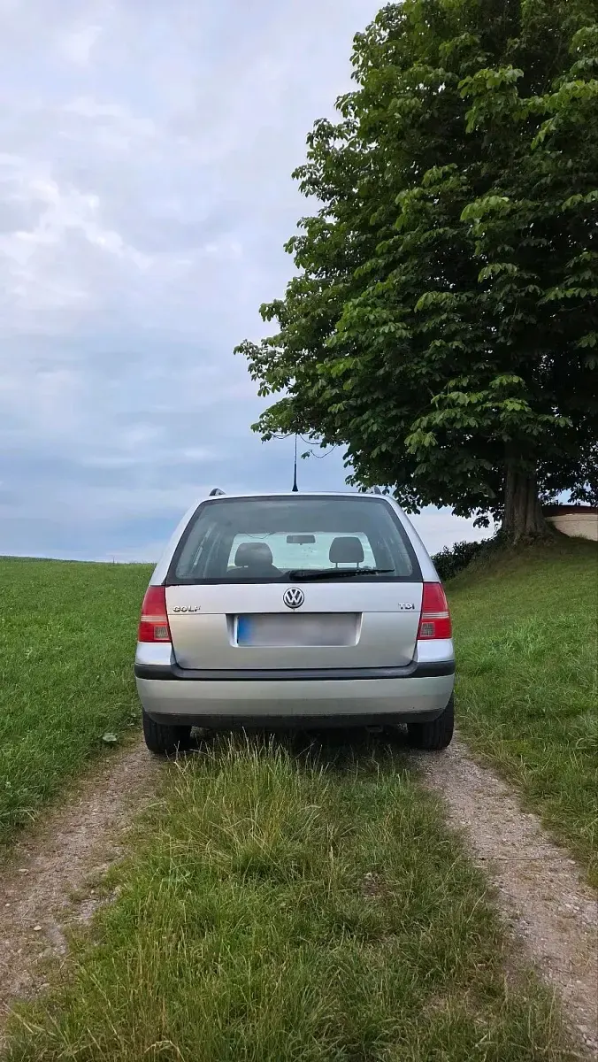Gebraucht VW Golf IV 100 PS (73 kW) 2003 Silber Kombi