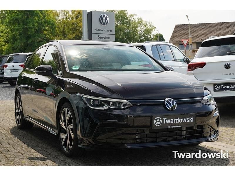 Schwarz Gebraucht 2024 VW Golf VIII R-line Limousine | 29.990 € (Fairer Preis) - Bild 1/4