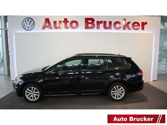Gebraucht VW Golf VII Comfortline 116 PS (85 kW) 2019 Deep black perleffekt Kombi