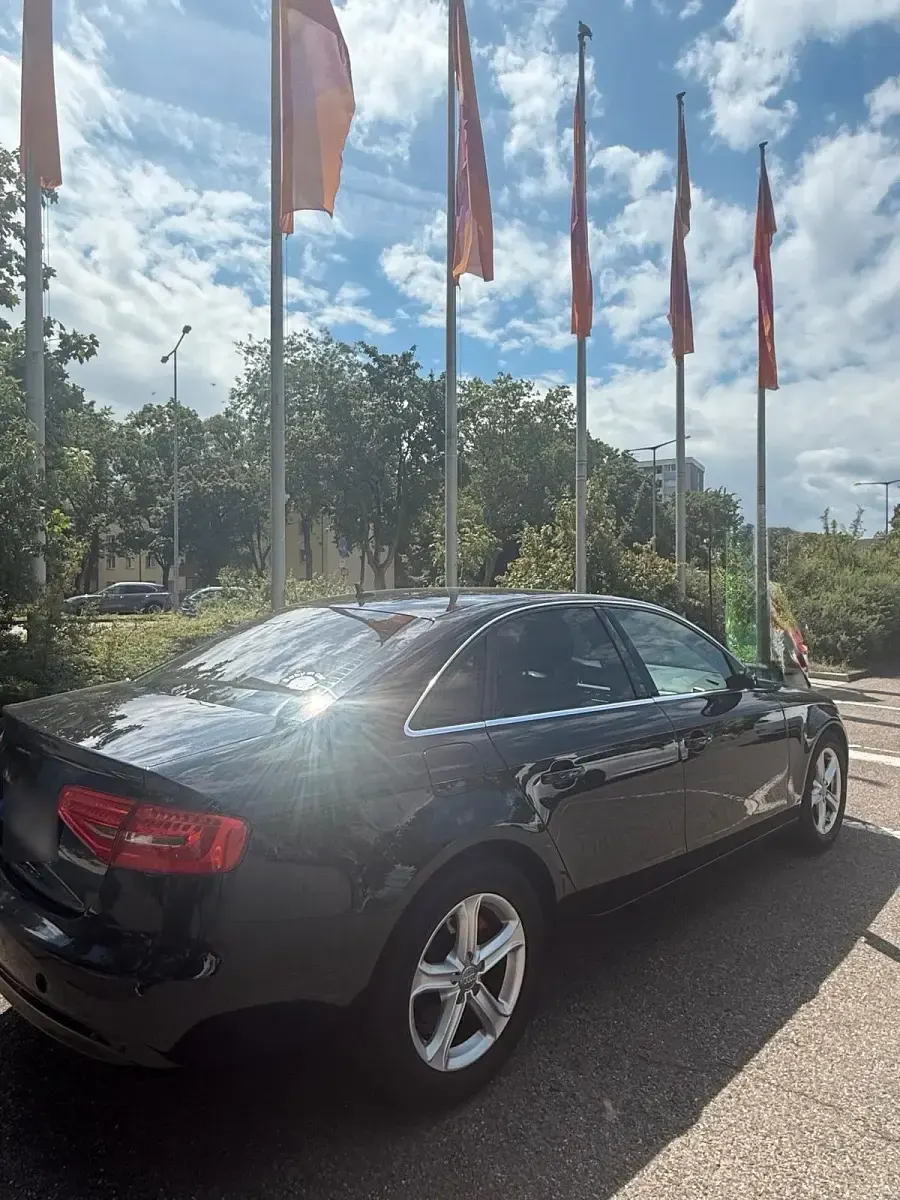 Gebraucht Audi A4 170 PS (125 kW) 2012 Schwarz Limousine