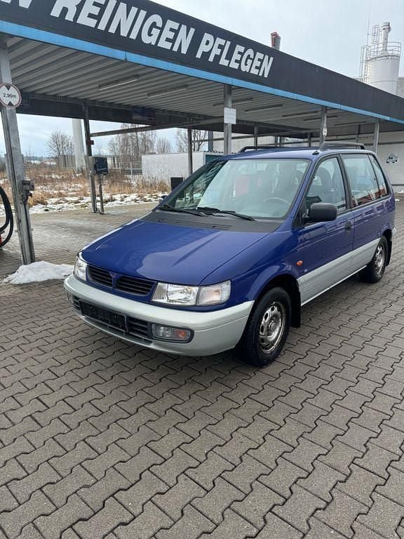 Blau Gebraucht 1998 Mitsubishi Space Runner Van / Kleinbus | 2.500 € - Bild 1/4