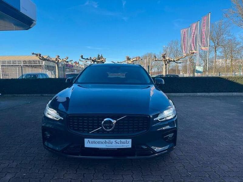 Gebraucht Volvo V60 Plus 197 PS (144 kW) 2025 Blau Kombi