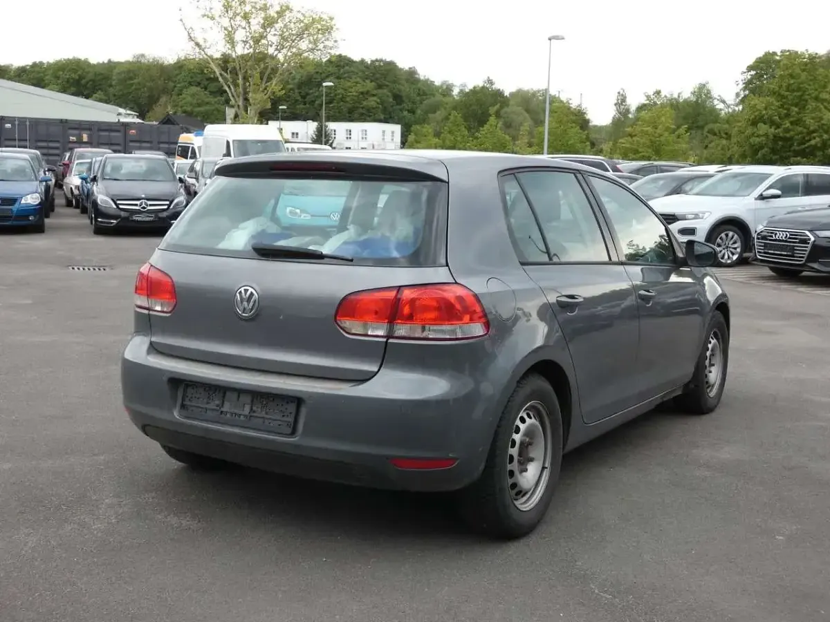 Gebraucht VW Golf VI 80 PS (58 kW) 2008 United grey metallic Kleinwagen