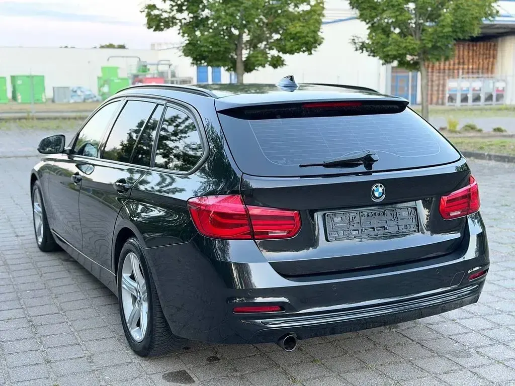 Gebraucht BMW 318 Sport Line 150 PS (110 kW) 2017 Schwarz Kombi